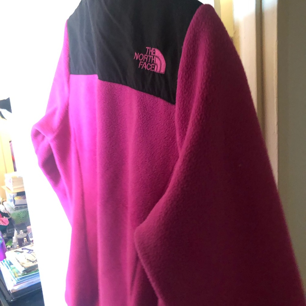Nice north face fleece jacket!